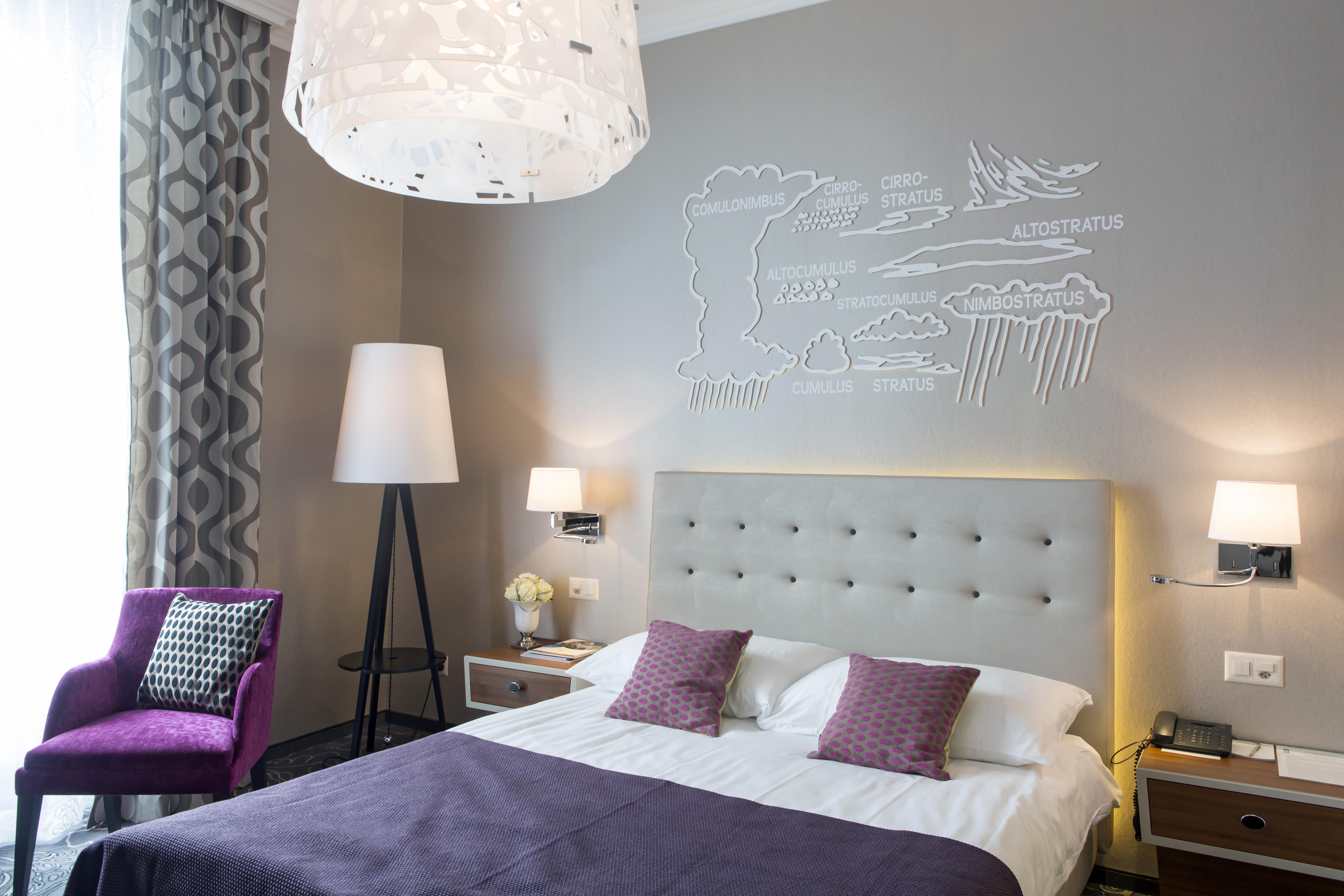 Hotel Schweizerhof Luzern Екстериор снимка A room at the hotel