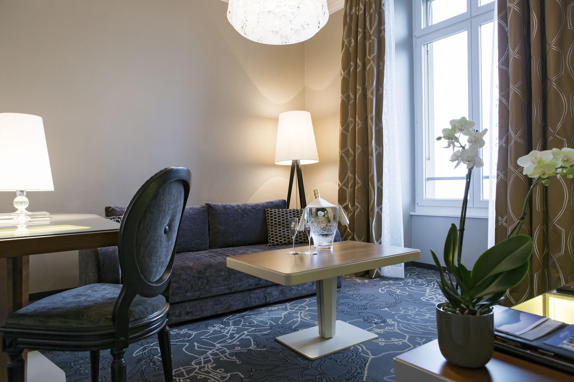 Hotel Schweizerhof Luzern Екстериор снимка A suite at the Hotel Axelmannstein