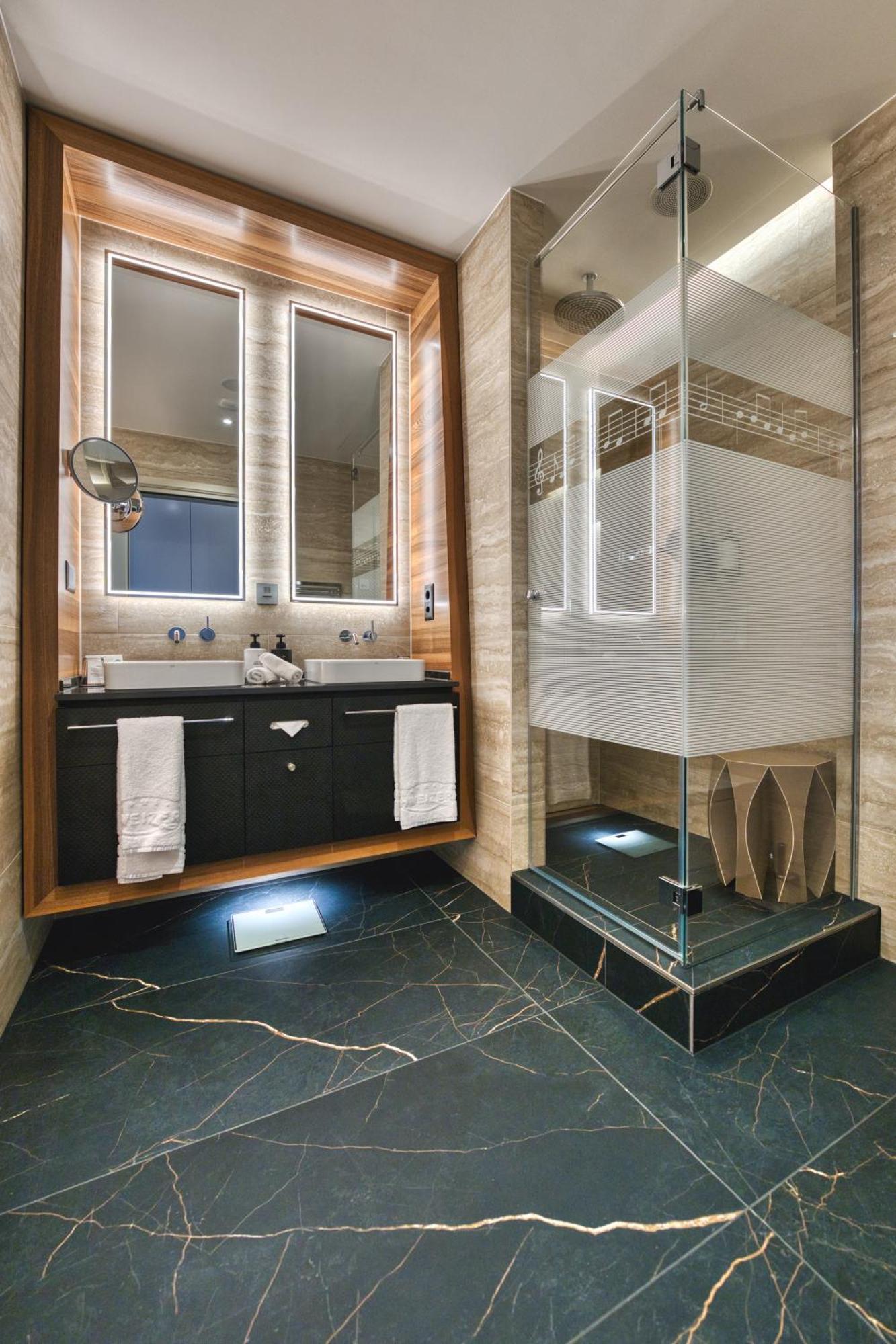 Hotel Schweizerhof Luzern Екстериор снимка